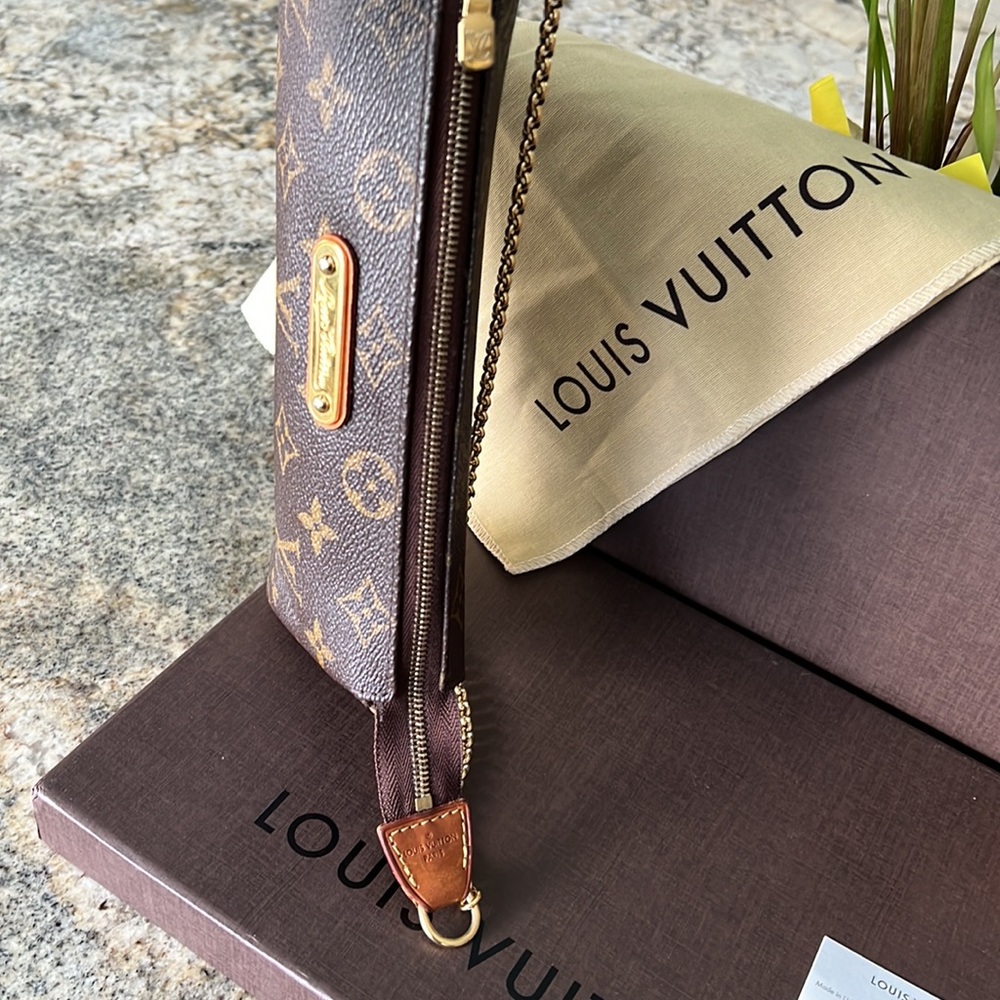 100% Authentic Louis Vuitton Eva Clutch/CrossBody bag - Picture 10 of 14